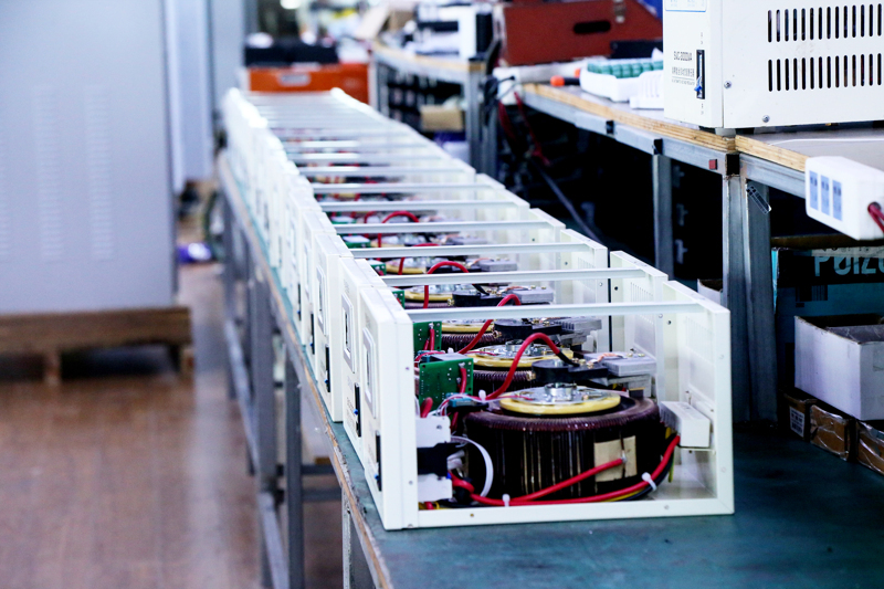 創(chuàng)穩(wěn)電氣 單相5000VA 穩(wěn)壓器 產(chǎn)品細(xì)節(jié)特寫(xiě)