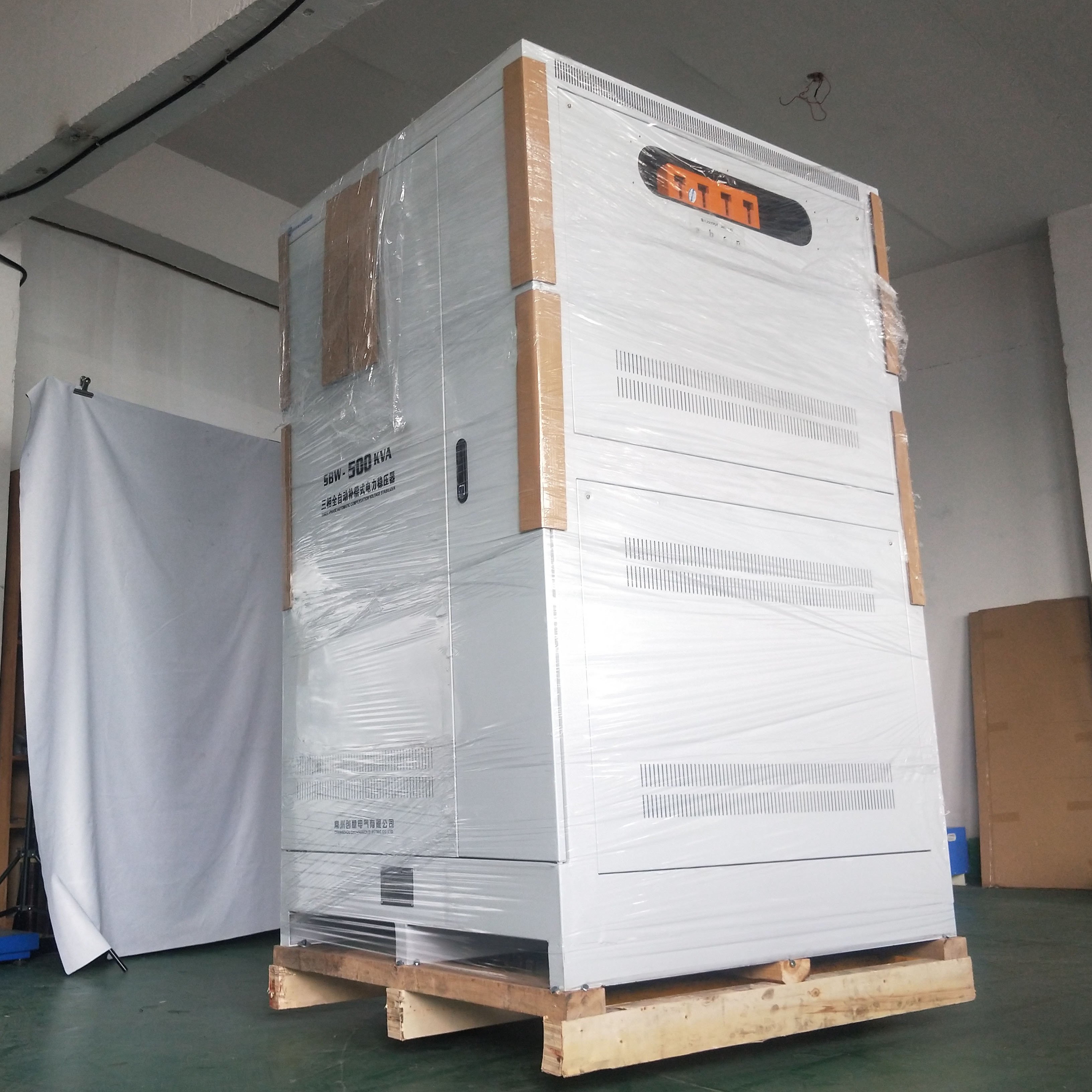 三相高精度全自動穩壓器